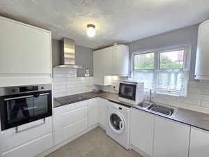 Kitchen- click for photo gallery